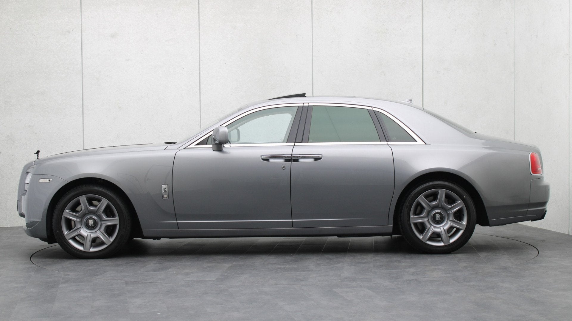 Rolls-Royce Ghost 6.6 V12 | Massage | Rear Seat Entertainmen, Auto's, Achterwielaandrijving, Beige, Bedrijf, 2440 kg