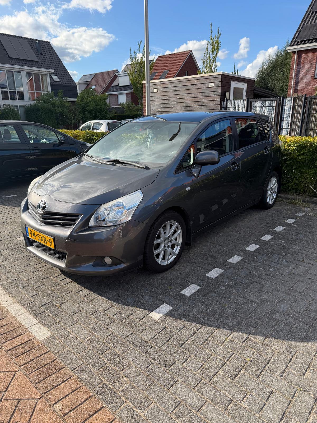 Toyota Verso 1.8 Vvti CVT 5P 2012 Grijs, Euro 5, Zwart, 4 cilinders, 75 €/maand