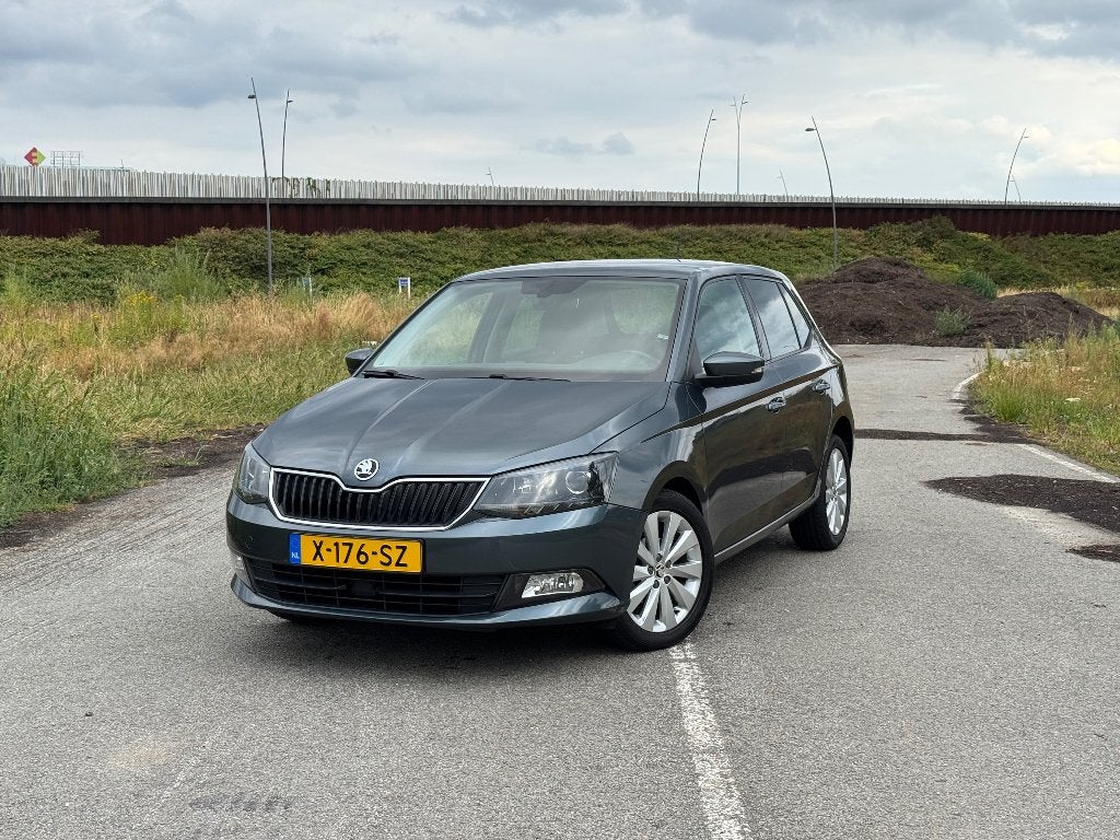 Skoda Fabia 1.0MPI 60PK 2017 Grijs, Stof, 40 €/maand, Zwart, 60 pk