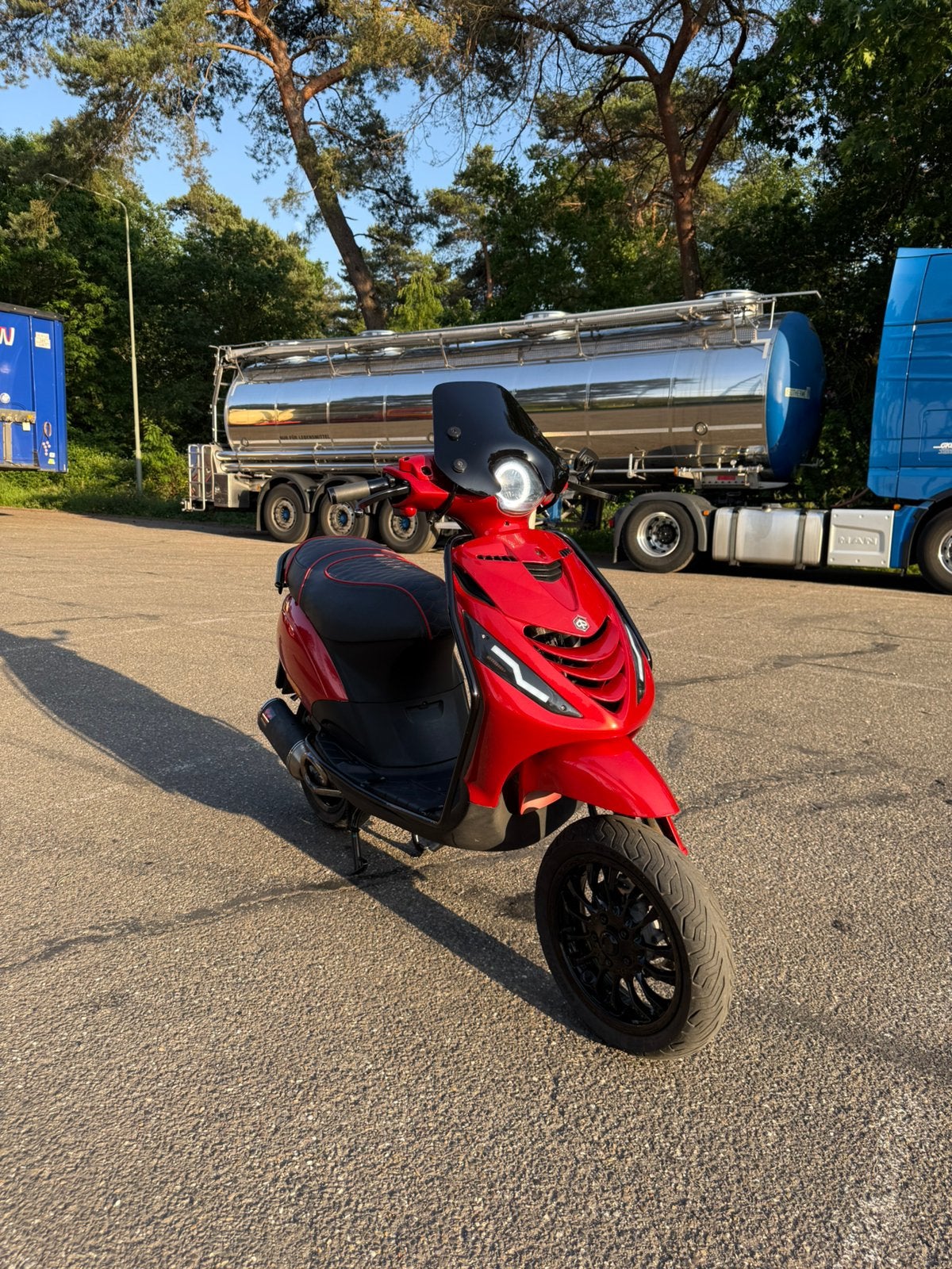 Piaggio zip 80cc full option, Fietsen en Brommers, Scooters | Piaggio, Zip, Ophalen of Verzenden, Zo goed als nieuw, 80 cc
