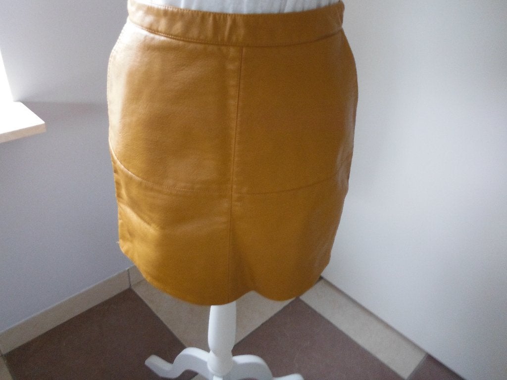nieuw oker geel lederlook rokje, Cotton Club, mt M, Maat 38/40 (M), Verzenden, Geel, Nieuw