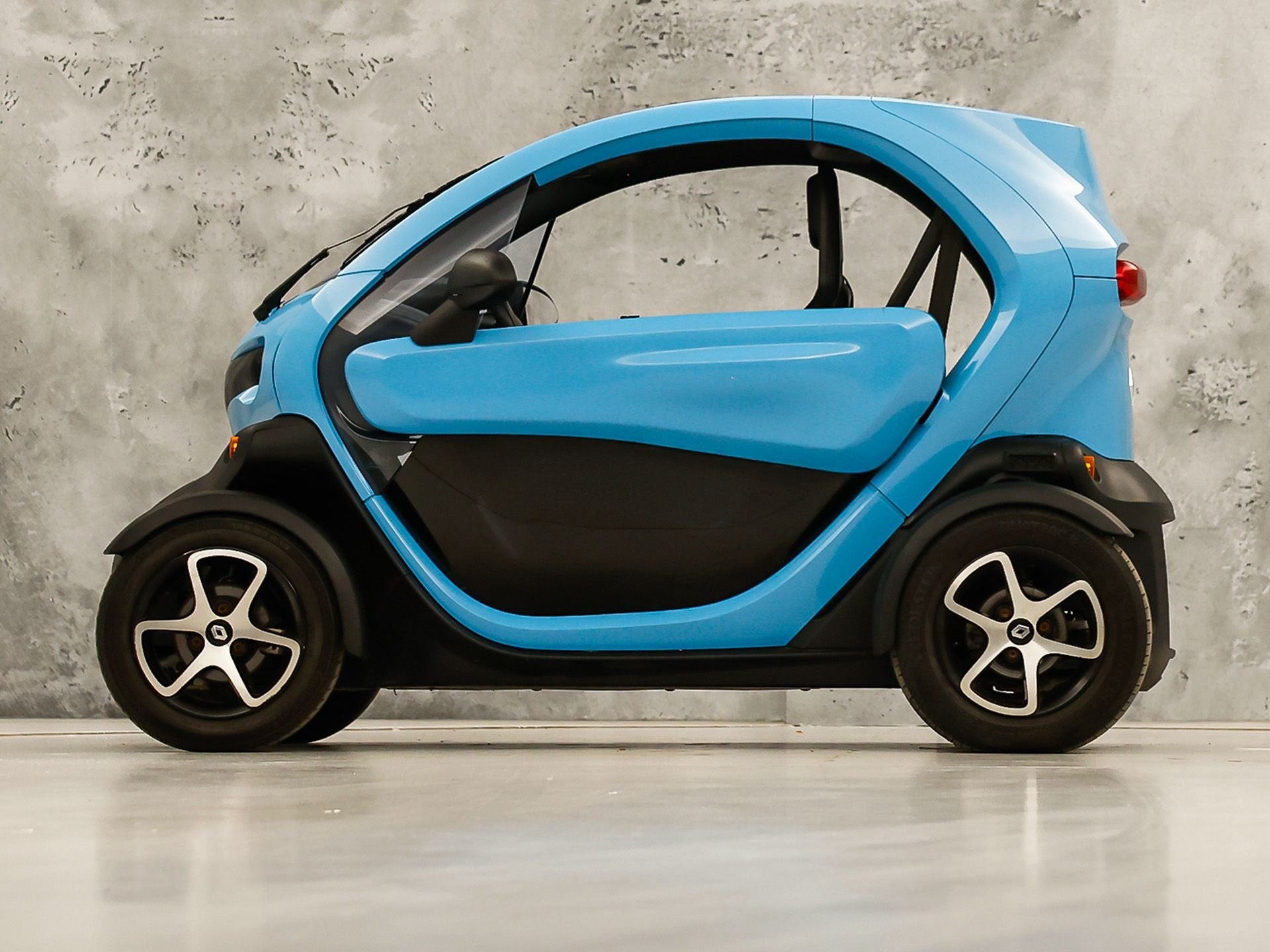 Renault Twizy Life Sport (45 KMH, BROMMER KENTEKEN, LED, ZWA, Auto's, Automaat, 12 maanden, Achterwielaandrijving, Gebruikt