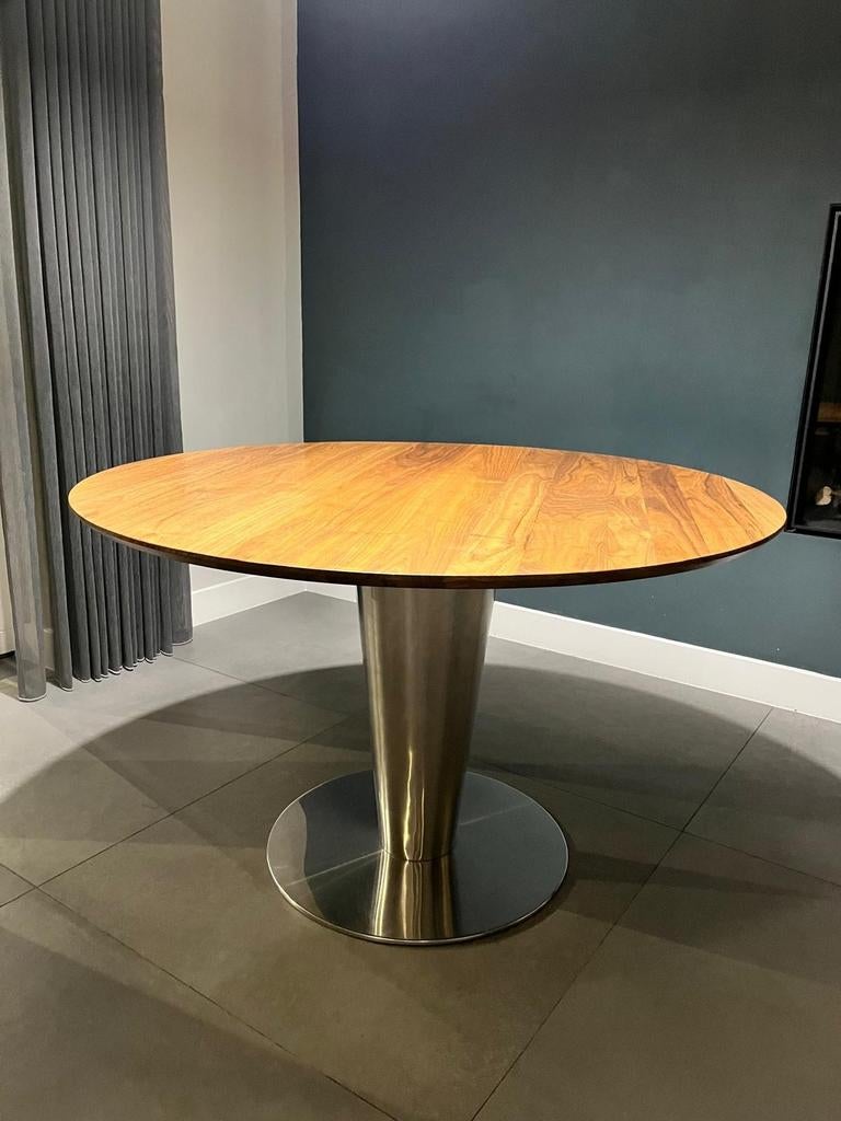 Ronde eettafel met houten blad en metalen poot, Huis en Inrichting, Gebruikt, Rond, Modern, Vier personen