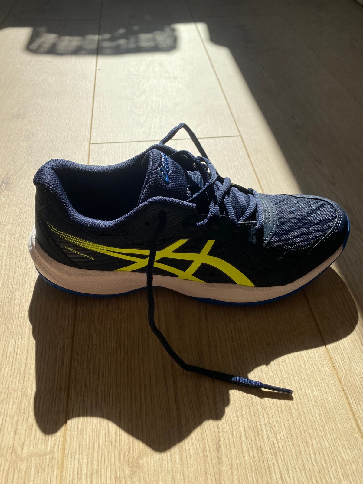 Asics upcourt 6gs sportschoenen, Sport en Fitness, Loopsport en Atletiek, Ophalen, Hardloopschoenen, Nieuw, Hardlopen