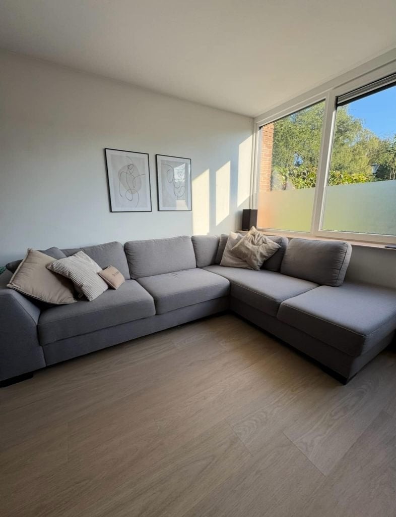 100€ gelijk ophalen!! Grijze hoekbank - hoek rechts!, Huis en Inrichting, Banken | Bankstellen, Ophalen, 250 tot 300 cm, Gebruikt