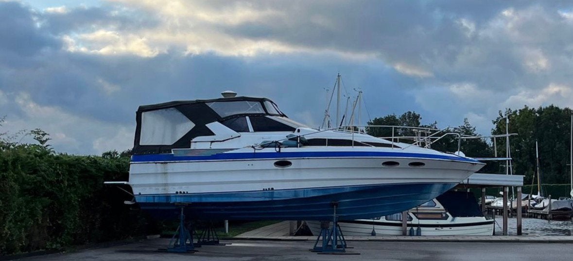 Bayliner 3250 Avanti. Opknapper, Ophalen, 10 m, Gebruikt, Polyester