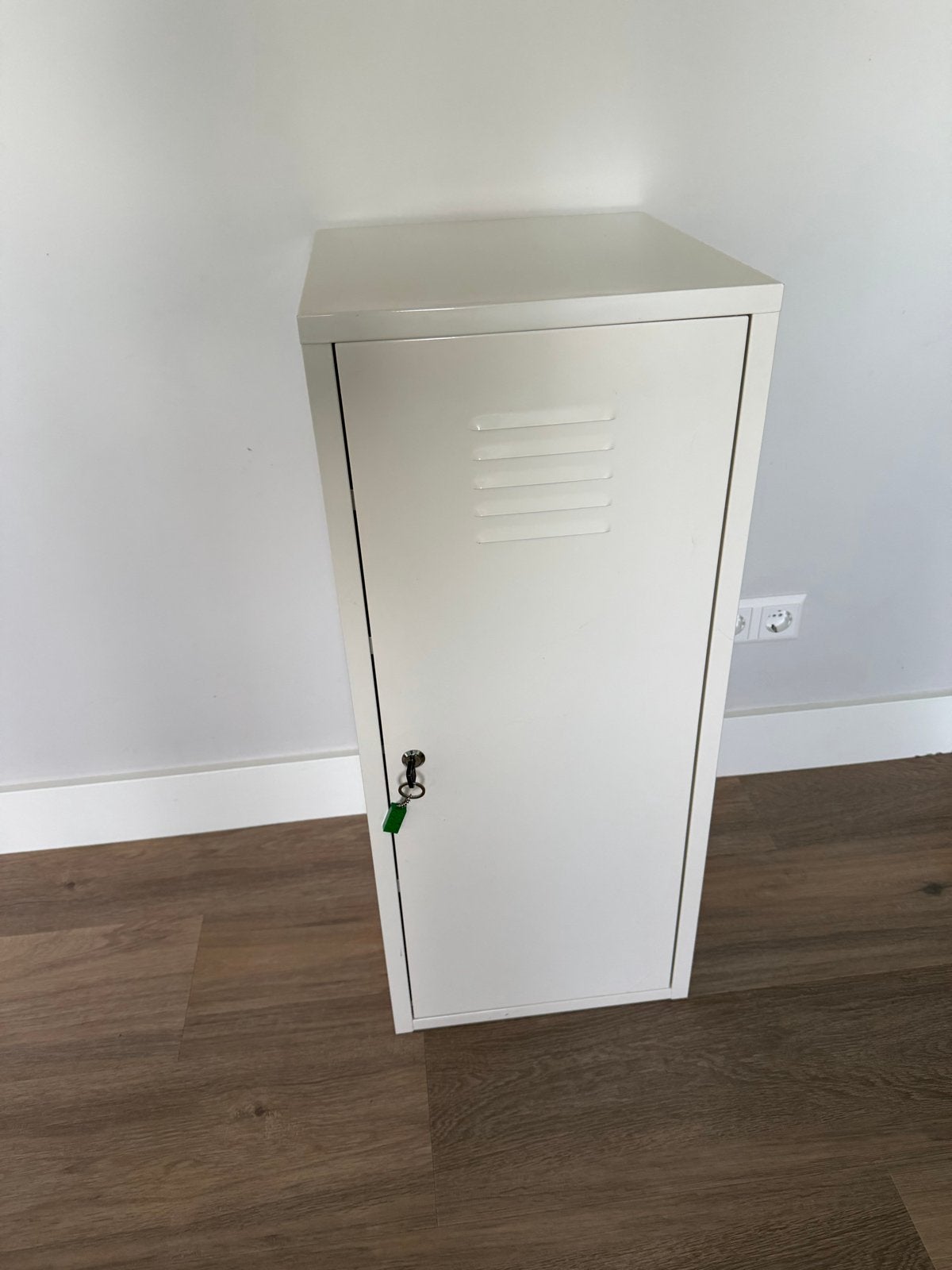 Metalen locker kastje met sleutel - Crème wit, Ophalen, Gebruikt