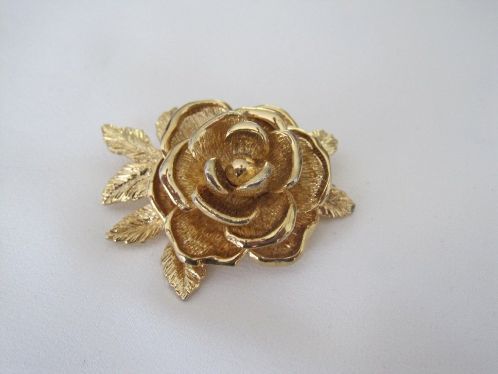 Broche roos/ Sarah Coventry, Verzenden, Zo goed als nieuw, Goud, Overige materialen