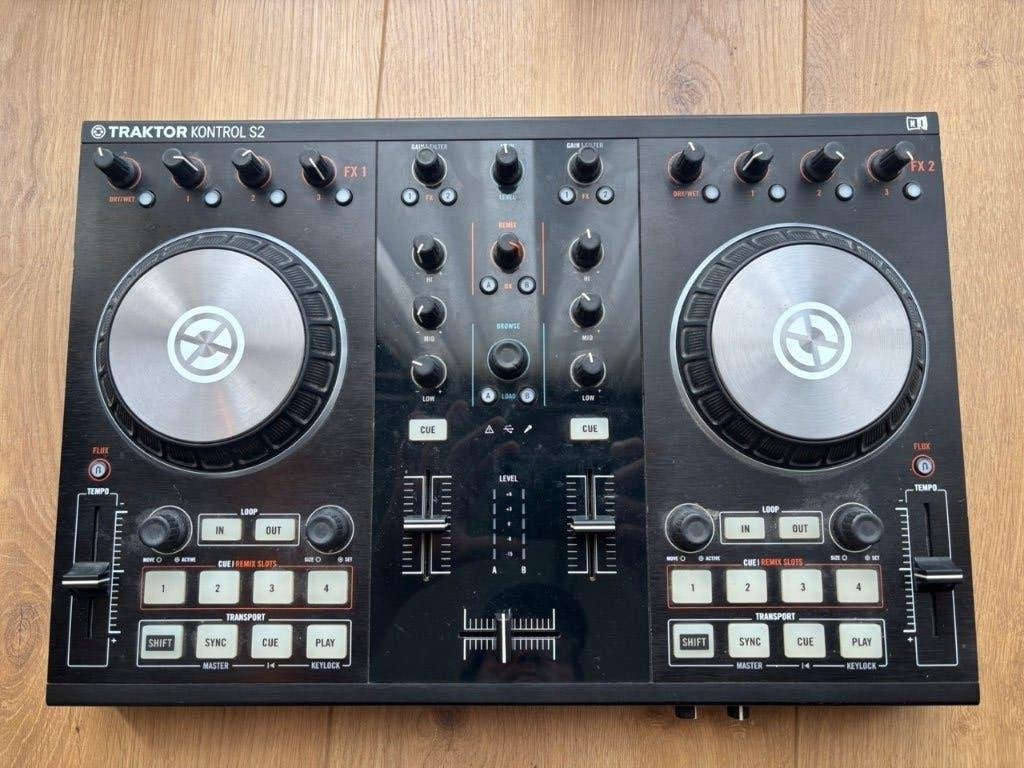Native Instruments Traktor Kontrol S2 MK2 DJ Controller, Ophalen of Verzenden, Gebruikt, Dj-set, Overige merken