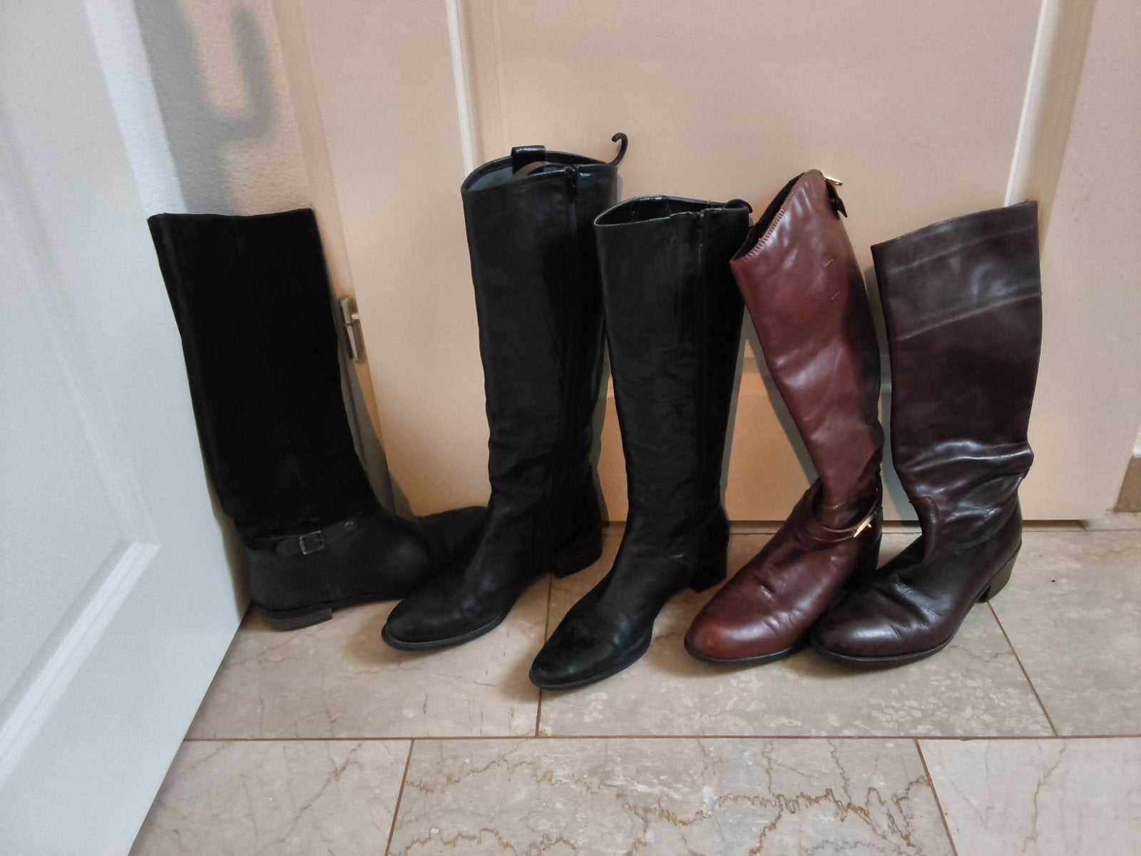 Laarzen mt 40/41 zwart suede/leer gedragen in prima staat, Hoge laarzen, Zwart, Ophalen of Verzenden, Gedragen