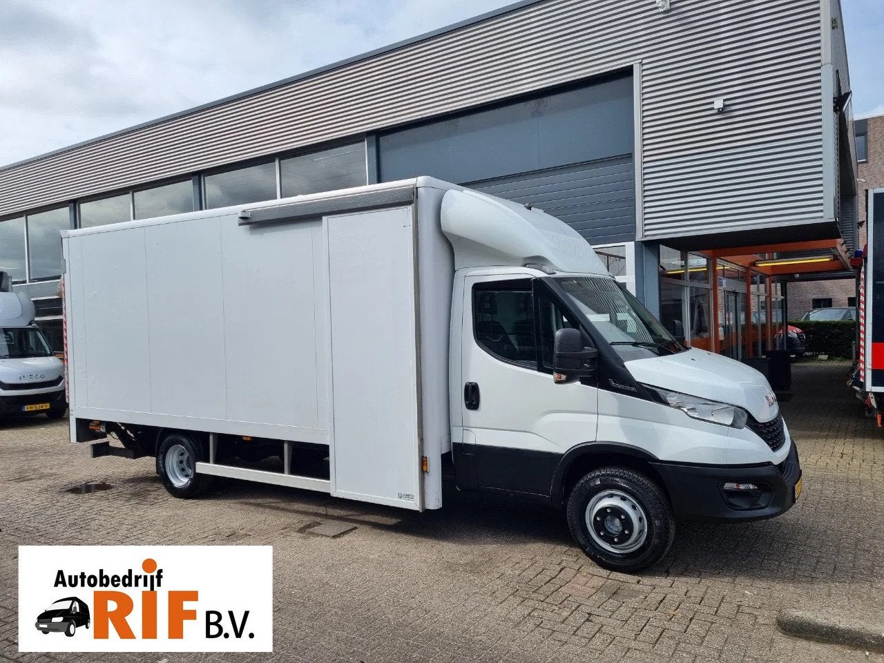 Iveco Daily 70C18 3.0D Koffer 1000kg LBW GVW 7000kg Euro 6, Auto's, Automaat, Achterwielaandrijving, Gebruikt, Euro 6