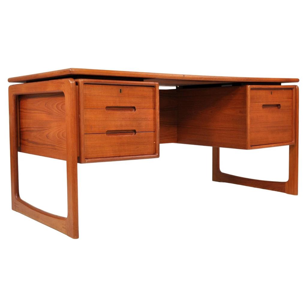 Dyrlund bureau tafel. Vintage design bureau tafel., Ophalen of Verzenden, Zo goed als nieuw