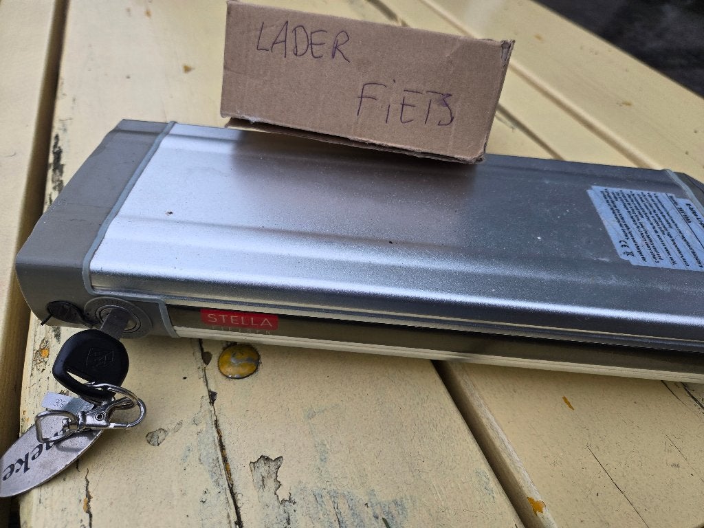Fiets lader en batterij stella, Ophalen, Gebruikt, Overige merken
