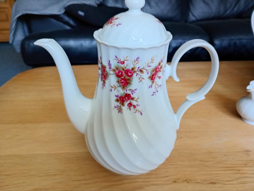 Schirnding Bavaria Koffiepot met rozenmotief, Antiek en Kunst, Ophalen of Verzenden