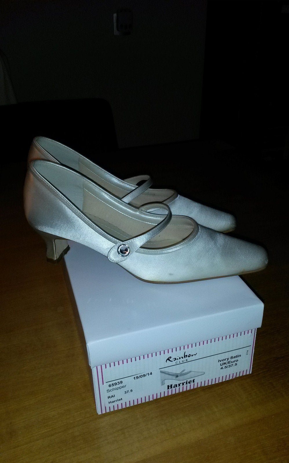 Satijnen schoenen, Kleding | Dames, Schoenen, Ophalen of Verzenden, Gedragen