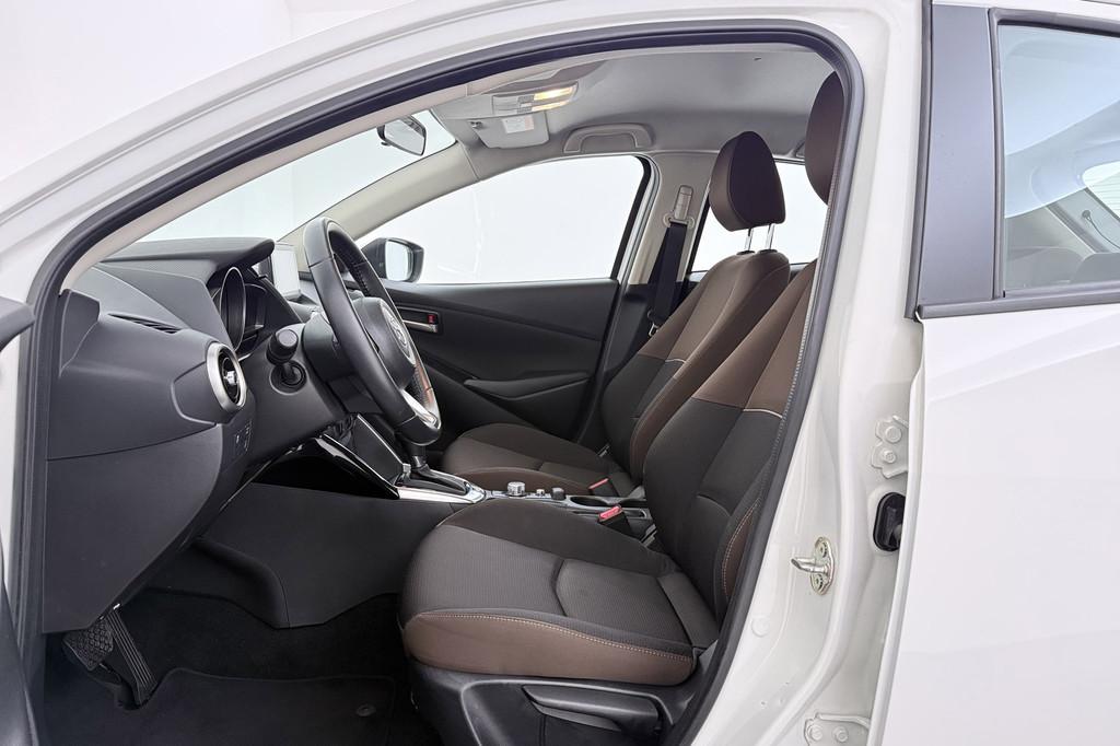 Mazda 2 1.5 Skyactiv-G | Org NL | CarPlay | 33.000 KM! | LED, Stof, Euro 6, 4 cilinders, Wit