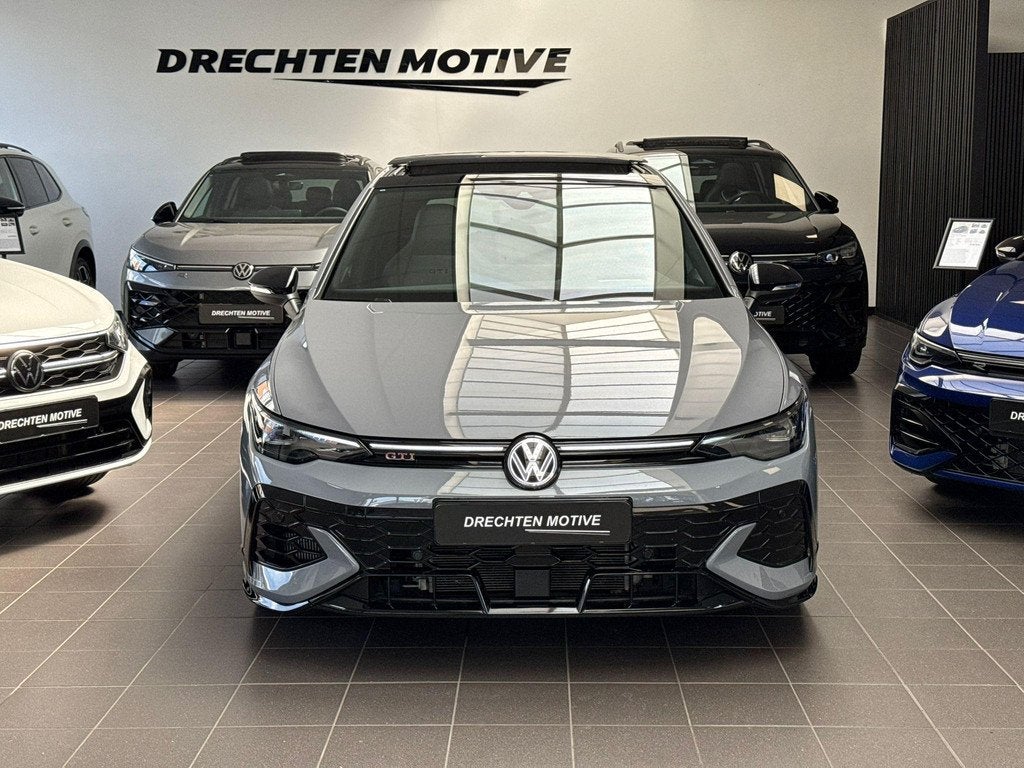 Volkswagen Golf 2.0 TSI GTI Clubsport / Akrapovice / Pano /, Auto's, Volkswagen, Gebruikt, 4 cilinders, 1984 cc, Bedrijf