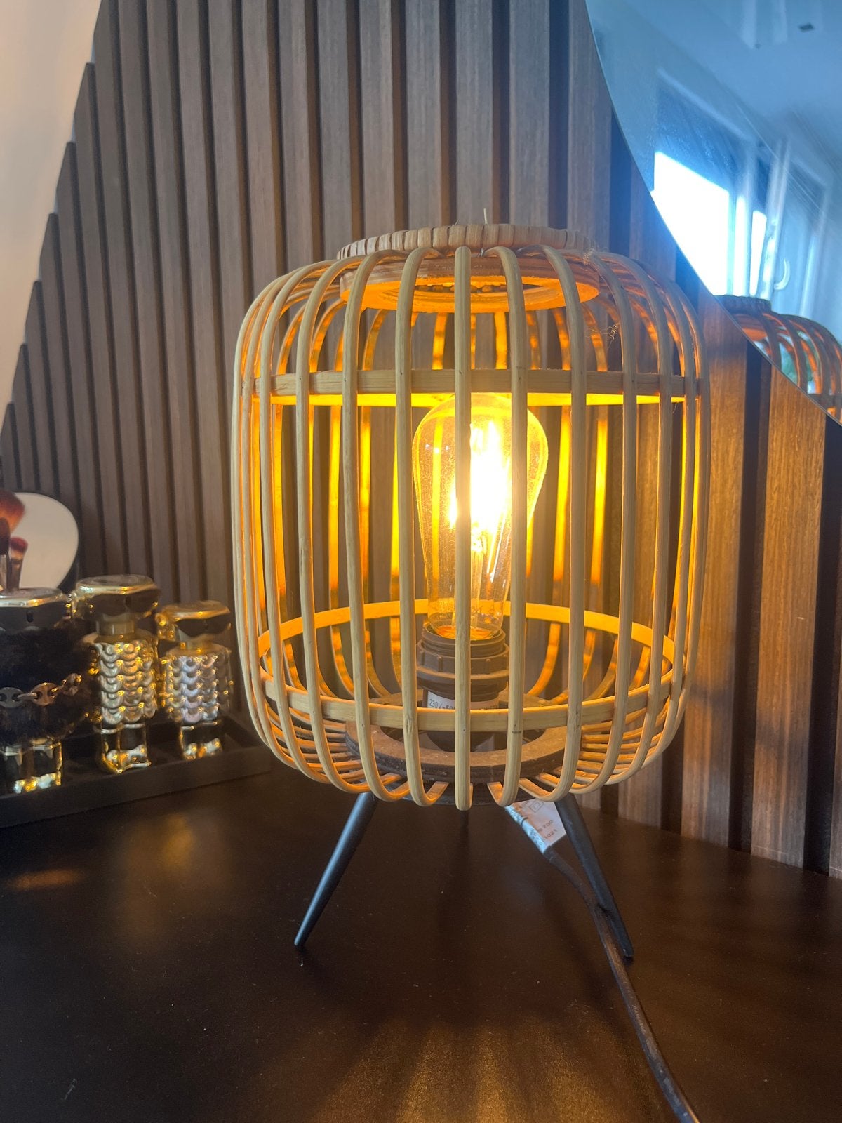 Sfeervolle bamboe tafellamp voor een gezellige kamer, Huis en Inrichting, Lampen | Tafellampen, Met schakelaar, Gebruikt, Natuurlijk materiaal