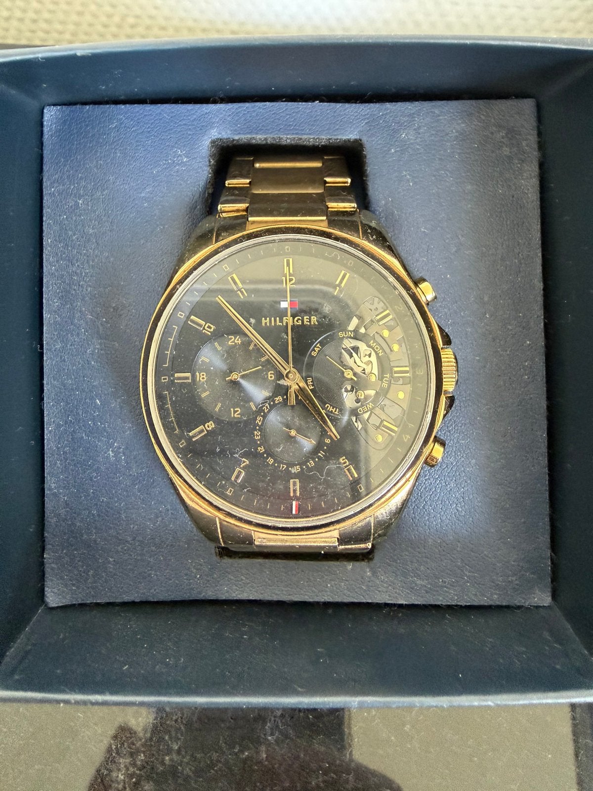 Tommy Hilfiger horloge met originele doosje moet snel weg, Ophalen of Verzenden, Zo goed als nieuw, Staal, Overige merken