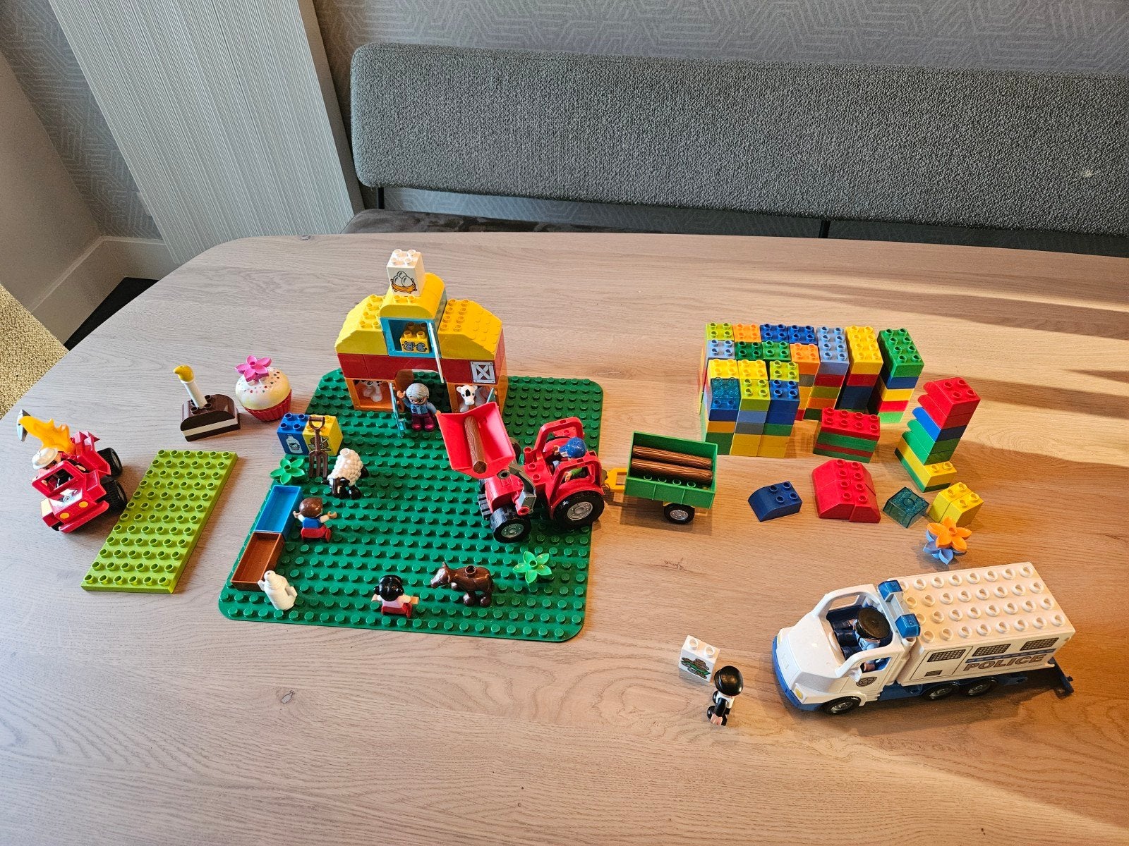 Grote set LEGO Duplo: Boerderij, Politie, Brandweer en meer!, Kinderen en Baby's, Gebruikt, Overige thema's, Ophalen of Verzenden