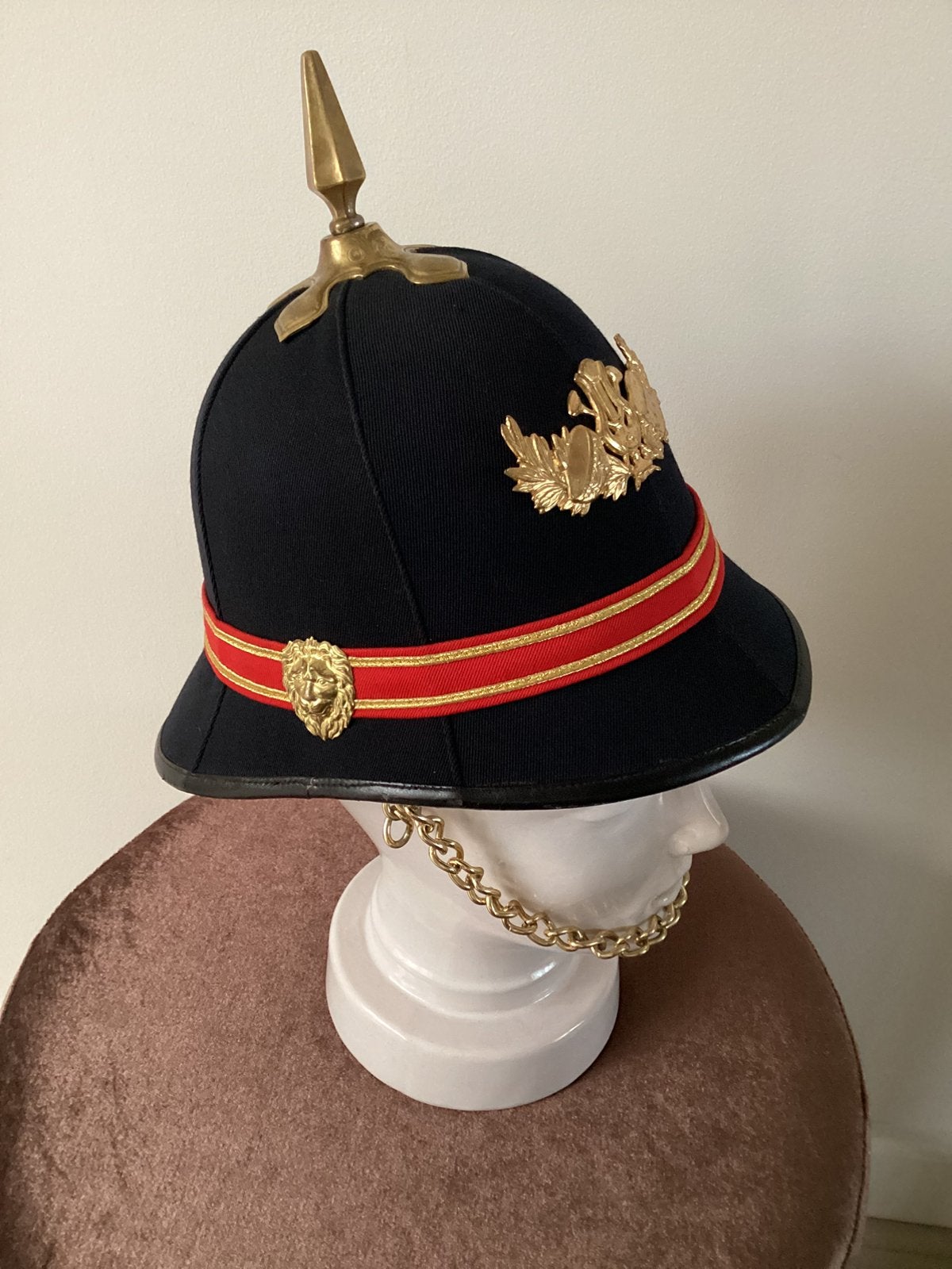 Donker blauwe kolbak met gouden punt, Carnaval, Overige maten, Ophalen of Verzenden, Zo goed als nieuw