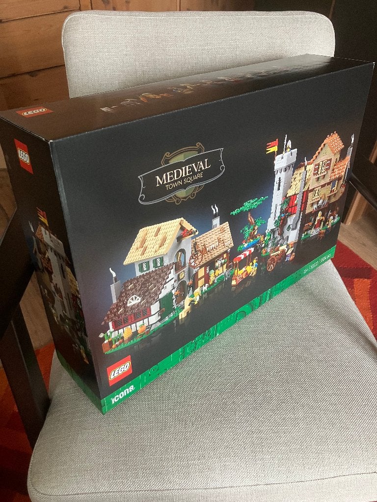 Lego 10332 Medieval Town Square Stadsplein - Sealed!, Ophalen, Nieuw, Icons, Complete set