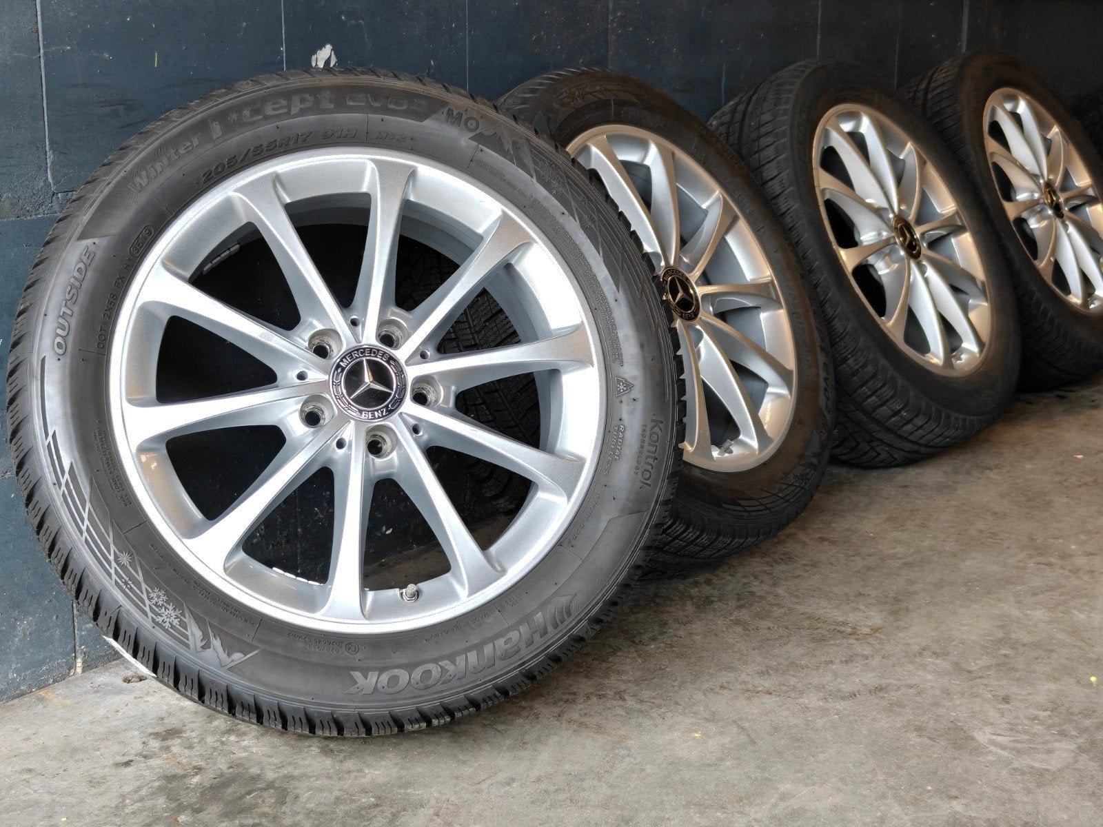 17" Originele Mercedes A B Klasse Winterset Hankook TPMS, Info@mercedes-benz.nl, Gebruikt, 3439LD, Banden en Velgen