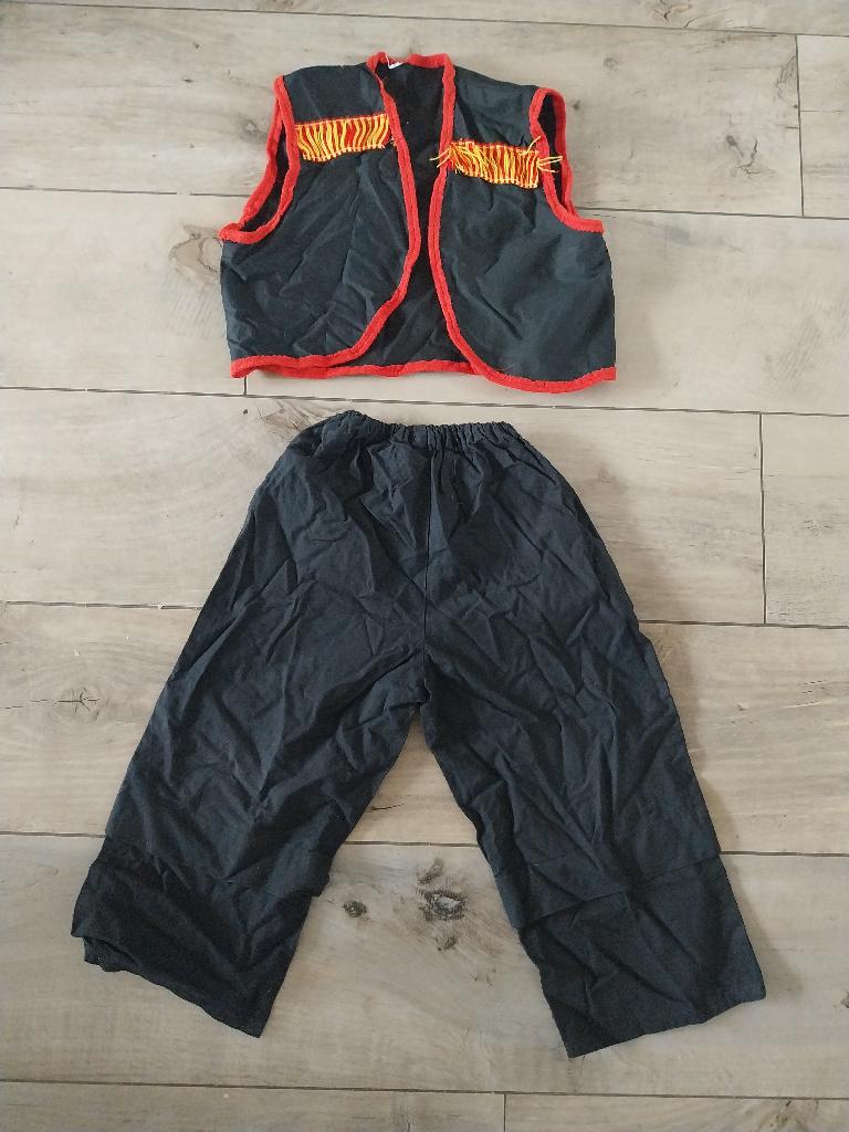 Carnavalspakje verkleedkleding maat 116, Kinderen en Baby's, Carnavalskleding en Verkleedspullen, Ophalen of Verzenden, Gebruikt