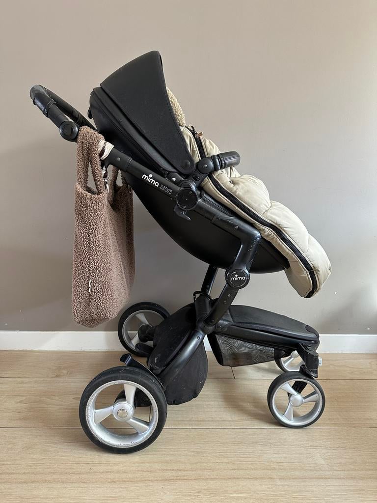 Mima Xari kinderwagen zwart met regenkap en babybak, Gebruikt, Met reiswieg, Ophalen, Kinderwagen
