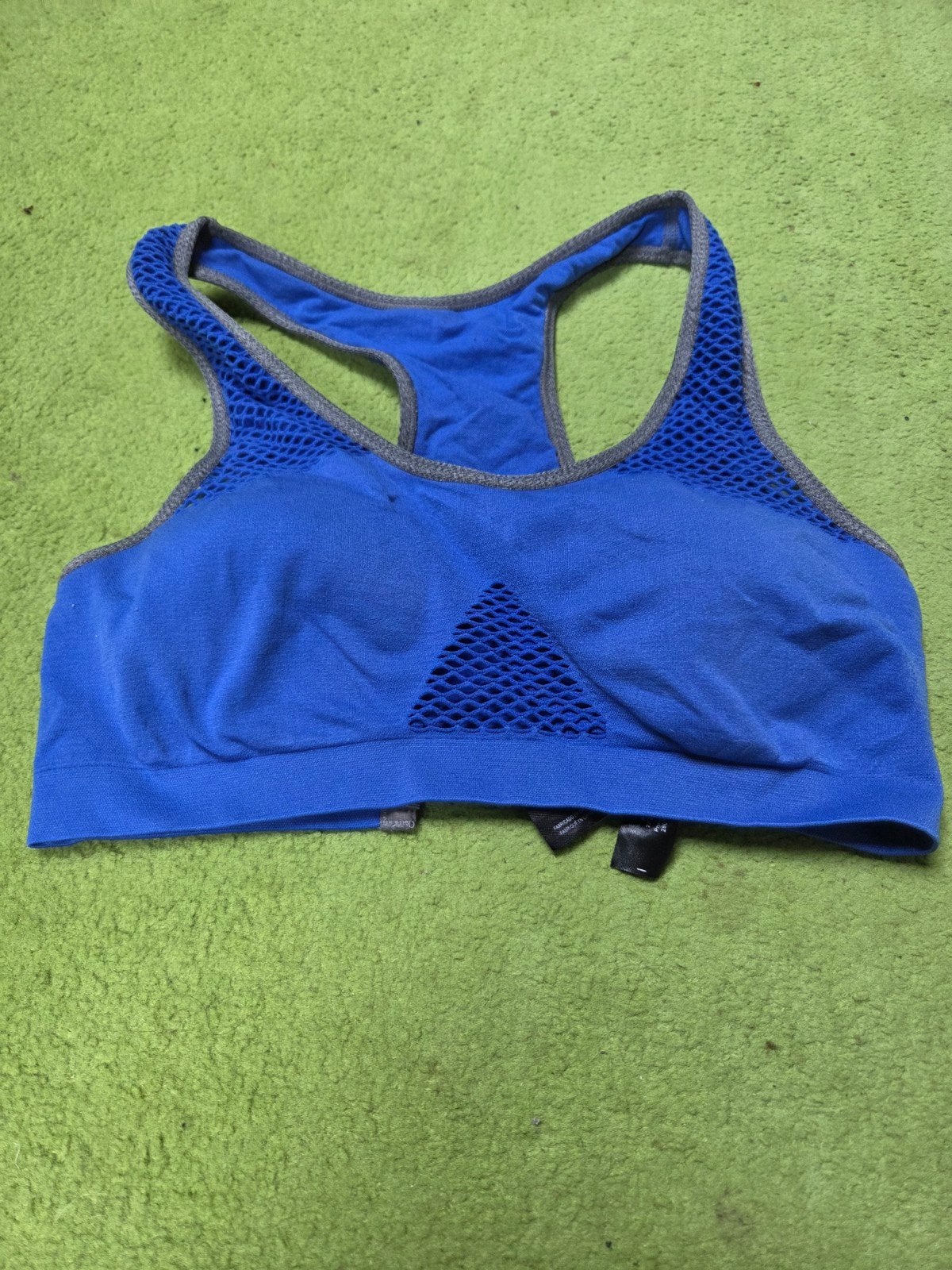 Blauwe sportbeha met mesh details - Maat L, Blauw, Maat 42/44 (L), Ophalen of Verzenden, Gedragen