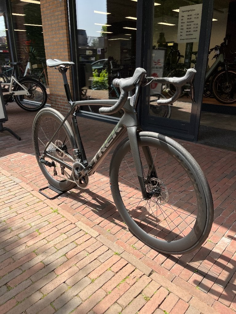 Trek Madone Racefiets SL 6 AXS Rival - Maat M/L - Disc, 28 inch, Carbon, Zo goed als nieuw, Meer dan 20 versnellingen