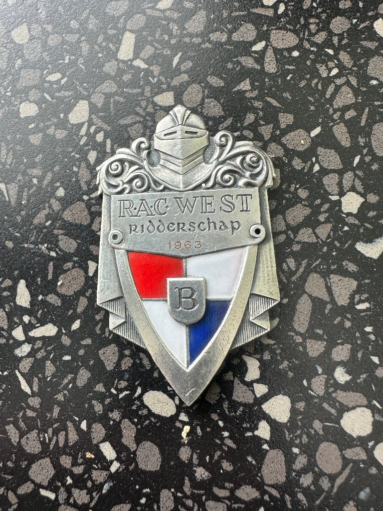 Mooi RAC West Ridderschap B 1963 badge embleem., Verzamelen, Ophalen of Verzenden, Gebruikt, Overige typen