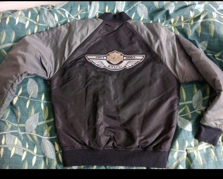 Harley Davidson 100th Anniversary bomber jas size S/M, Ophalen of Verzenden, Nieuw met kaartje, Jas | textiel, Harley Davidson. Origineel.