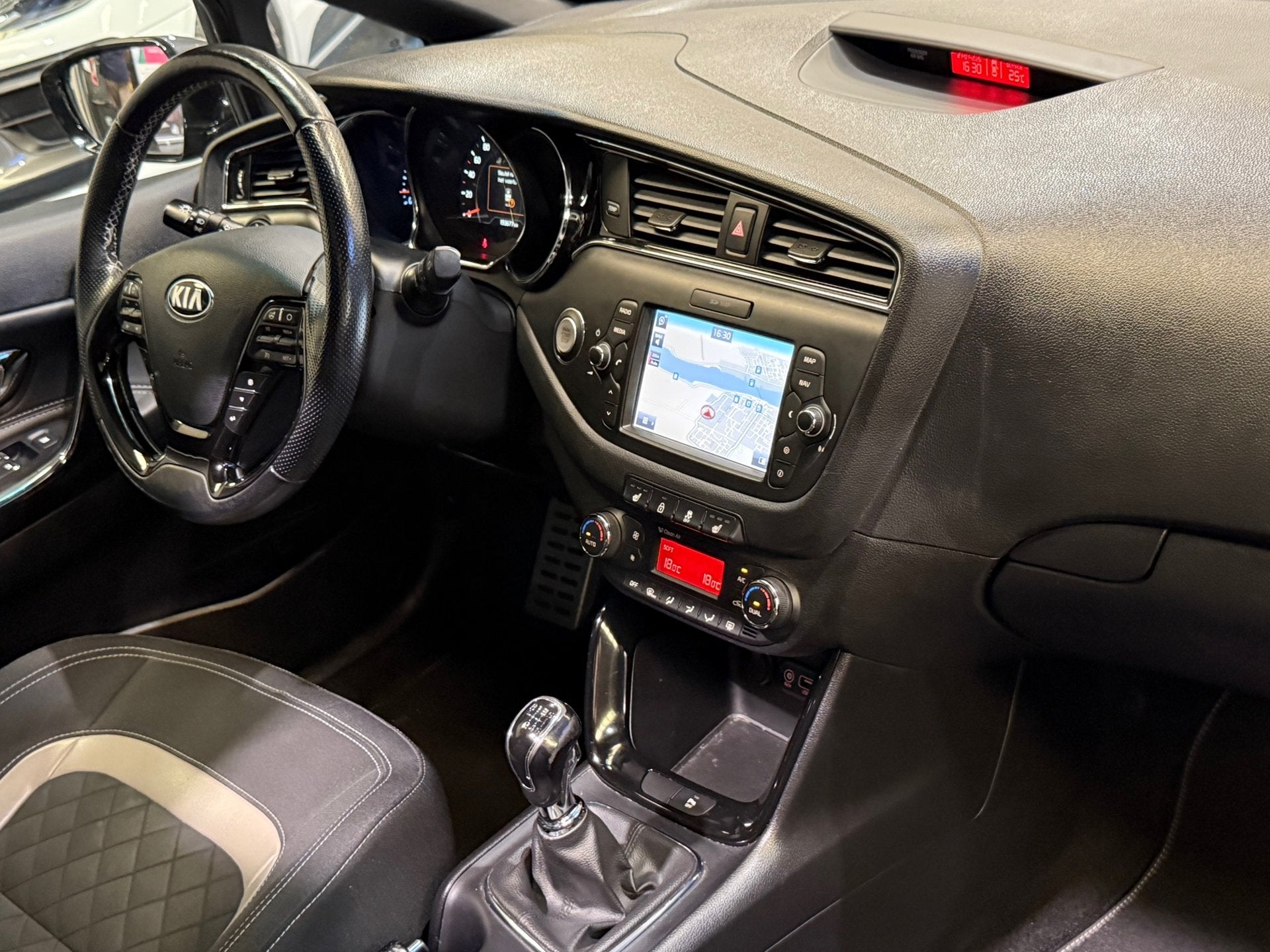 Kia Cee'd 1.0 T-GDi GT-Line Schuifdak Navi Airco Pdc Nieuwe, Auto's, Kia, Voorwielaandrijving, Gebruikt, Euro 6, Origineel Nederlands
