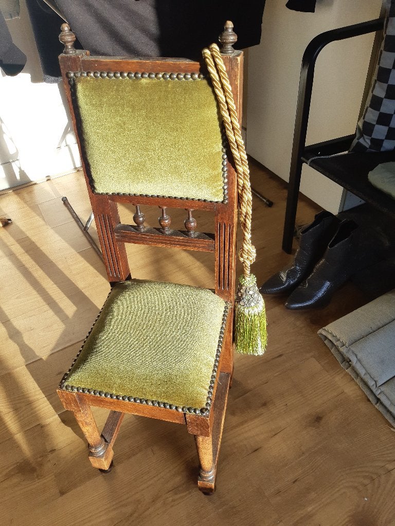Neo-gotieke kinderstoel, Huis en Inrichting, Stoelen, Ophalen, Overige kleuren, Zo goed als nieuw, Stof
