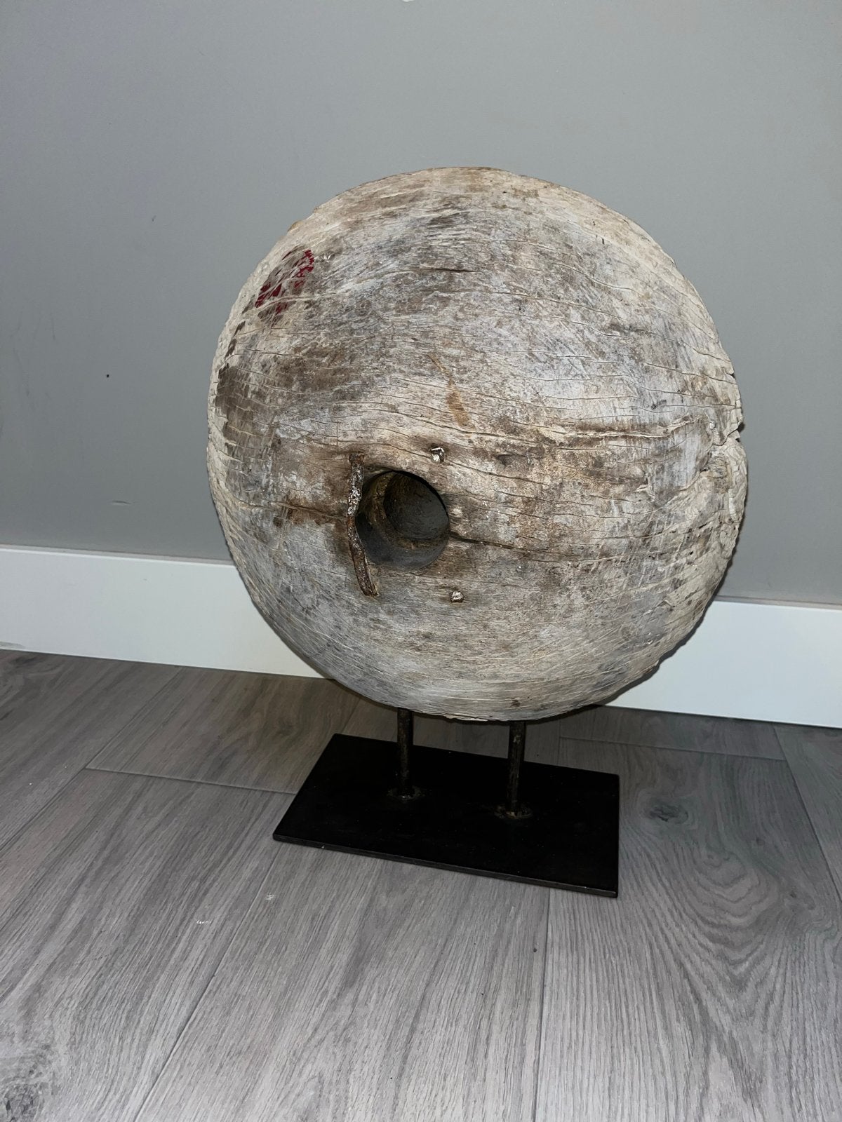 Decoratief houten wiel op standaard - Vintage stijl, Ophalen