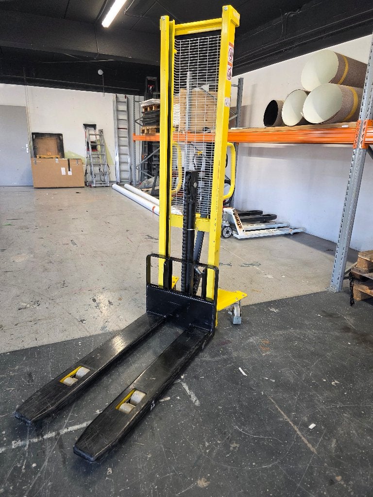 Hyster handstapelaar 1000 kg, hefhoogte 1,60m, bouwjaar 2022, Ophalen, Gebruikt