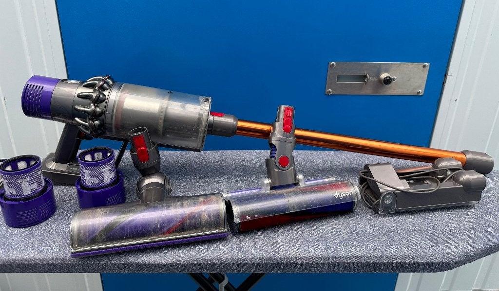 Dyson Cyclone V10 Absolute + Dripl mop attachment, Witgoed en Apparatuur, Ophalen, Gebruikt, Steelstofzuiger, Dyson