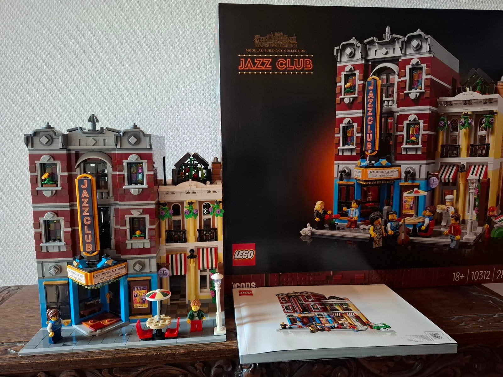 Lego 10312 Jazz Club in goede staat met boekje en doos, Compleet, Lego, Ophalen of Verzenden, Zo goed als nieuw