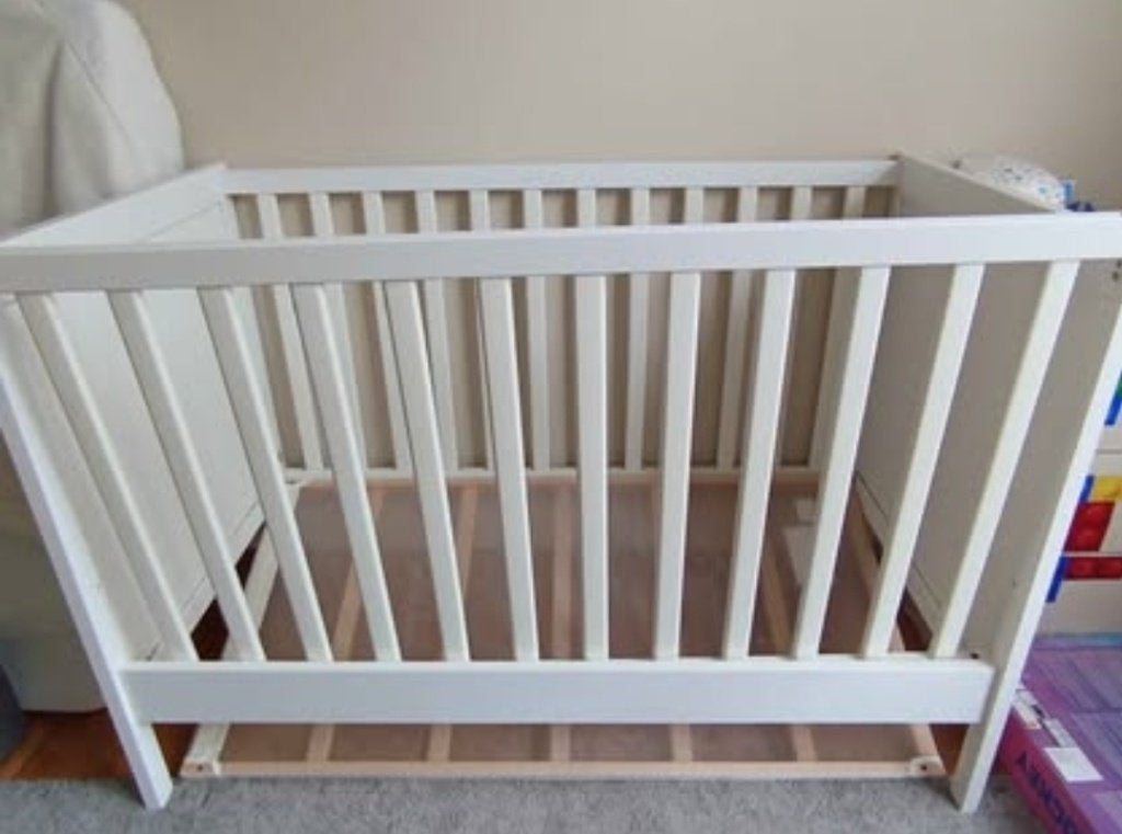 Crib / toddler bed in great condition, Kinderen en Baby's, Kinderkamer | Bedden, 85 tot 100 cm, Zo goed als nieuw, 180 cm of meer