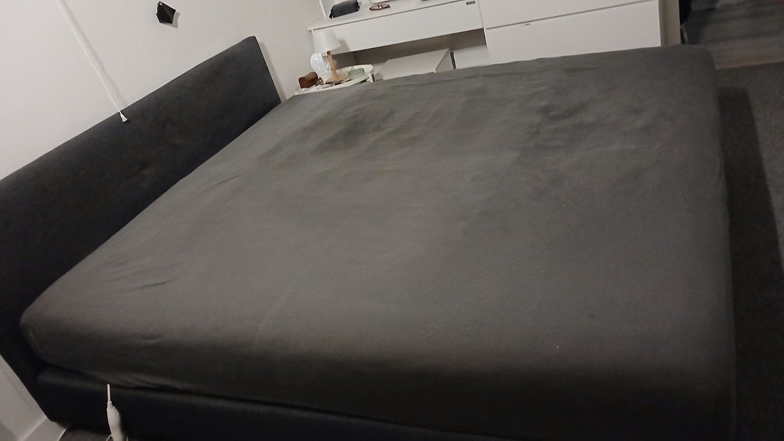 Tweepersoonsbed met hoofdbord - Grijs