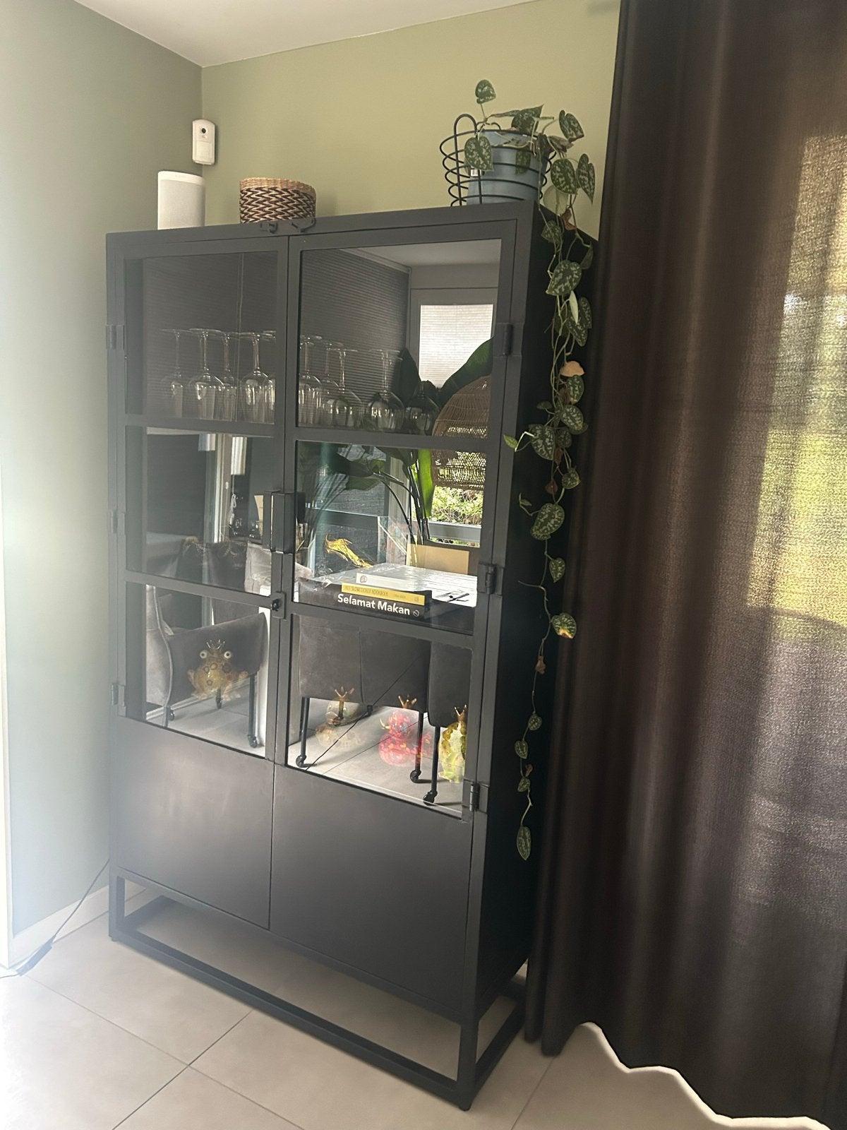 2 Industriële (vitrine) kasten  van zwart staal, Ophalen, 50 tot 100 cm, Zo goed als nieuw, Metaal