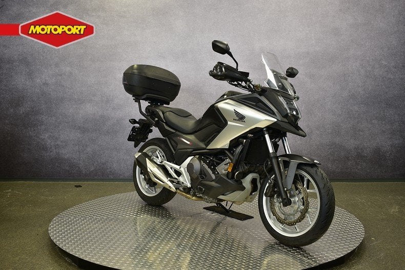 Honda NC 750 X DCT (bj 2017), Motoren, Info@motoportwormerveer.nl, Honda Motor Europe, Crystal Bldng B-Unit B11.2 Rivium Blv200
2909 LK  Capelle aan den IJsel, NL