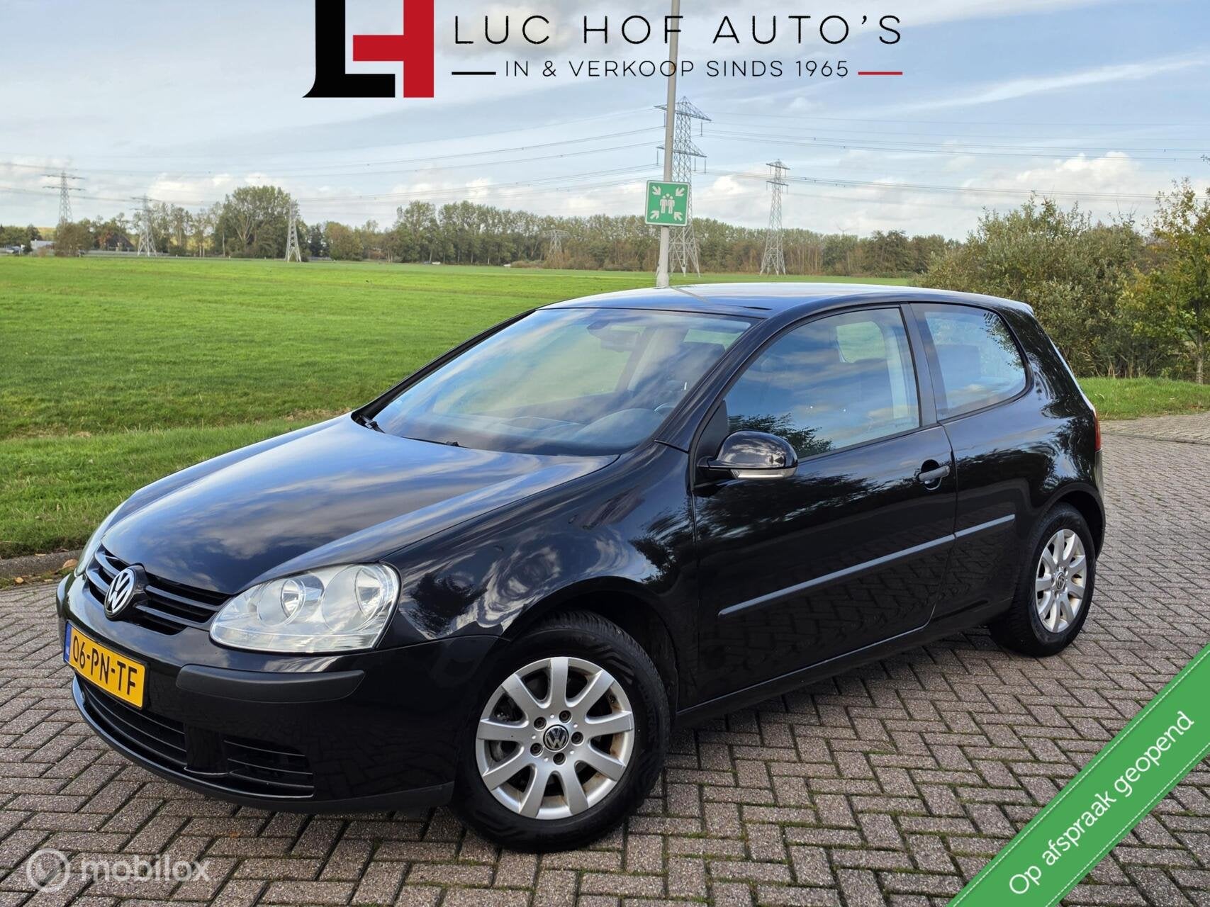 Volkswagen Golf 2.0 FSI Comfortline APK 08-2027!, Auto's, Voorwielaandrijving, Gebruikt, 4 cilinders, Zwart