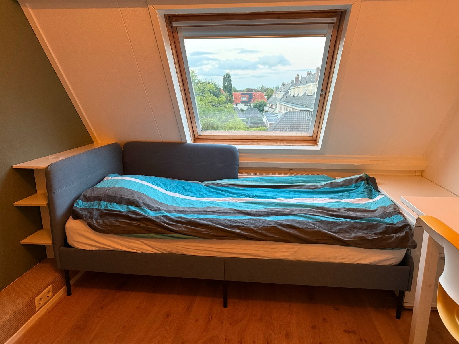 IKEA BLÅKULLEN Eenpersoonsbed met hoekhoofdeinde, Ophalen, 90 cm, Eenpersoons, Blauw