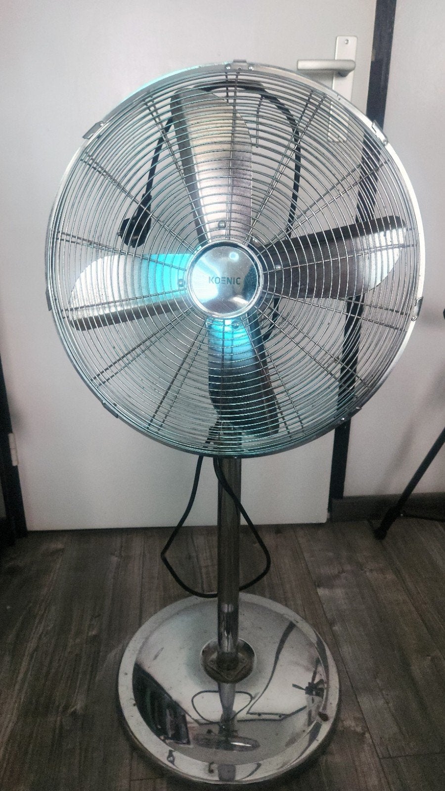 Koenic Statiefventilator - Krachtige Koeling, Witgoed en Apparatuur, Ophalen, Gebruikt, Statiefventilator