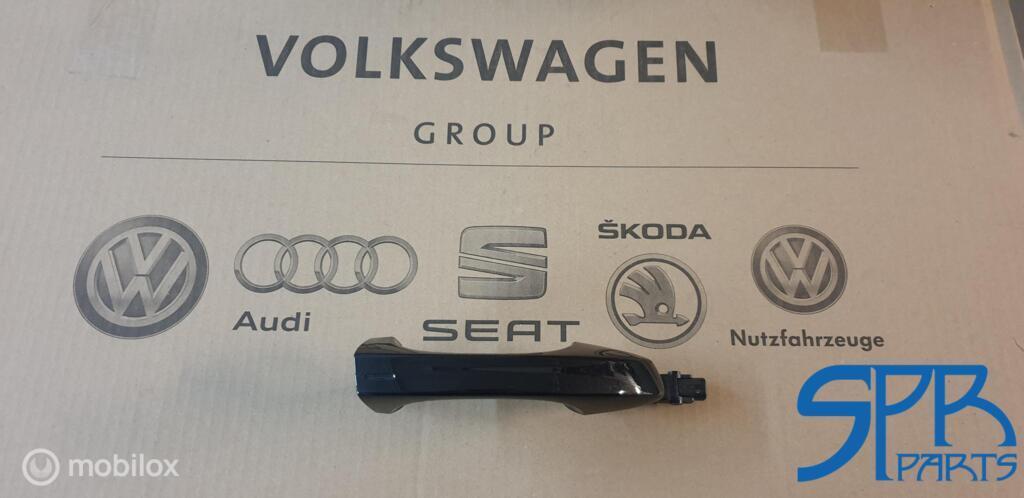 GOLF 7 LC9X KEYLESS Deurgreep Rechtsvoor GREEP 5G0837206Q, Gebruikt, Volkswagen, Ophalen of Verzenden, Volkswagen