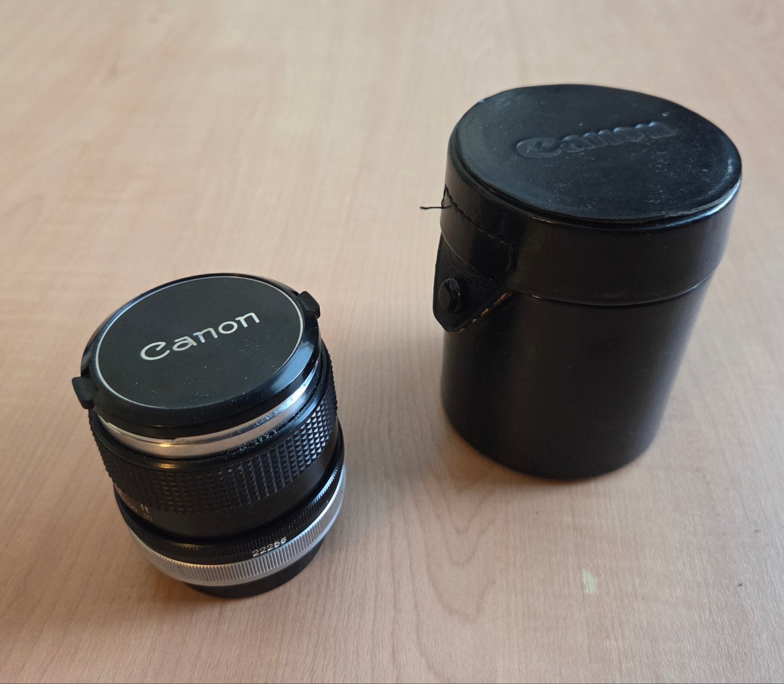 Canon FD 35mm 1:3.5 S.C. lens met lensdoppen en koker, Audio, Tv en Foto, Fotografie | Lenzen en Objectieven, Gebruikt, Canon