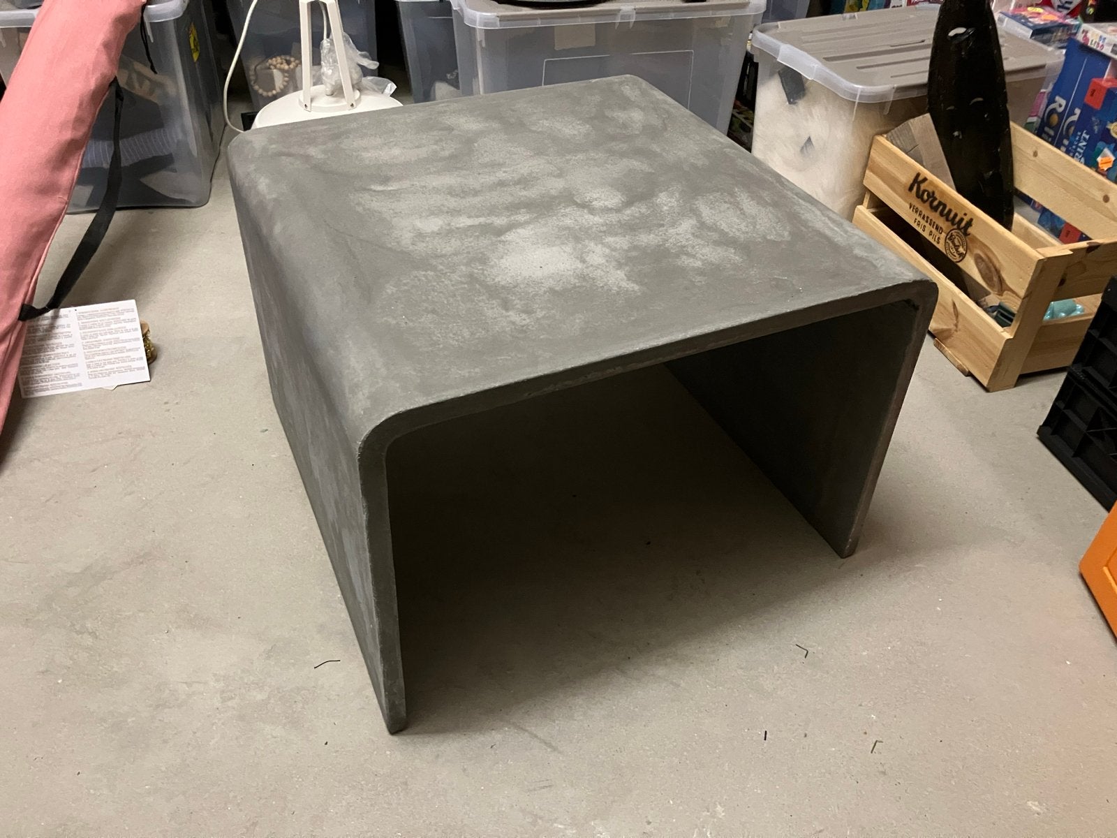 Design bijzettafel beton-look 60x60x43cm, Ophalen, Vierkant, 55 tot 75 cm, Zo goed als nieuw