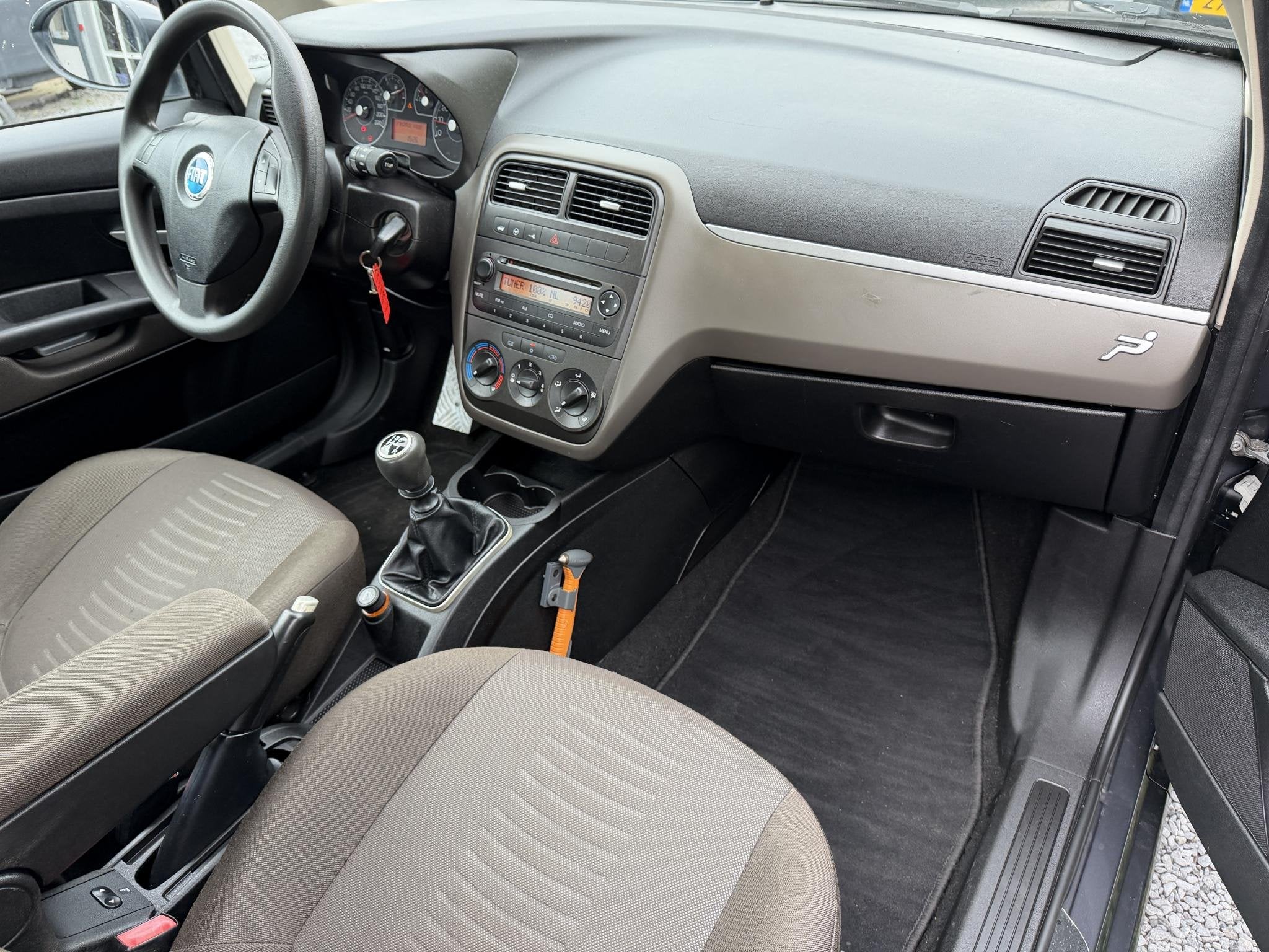 Foto 13 van Fiat Grande Punto 1.4 Dynamic | Airco | Cruise Control | Ele